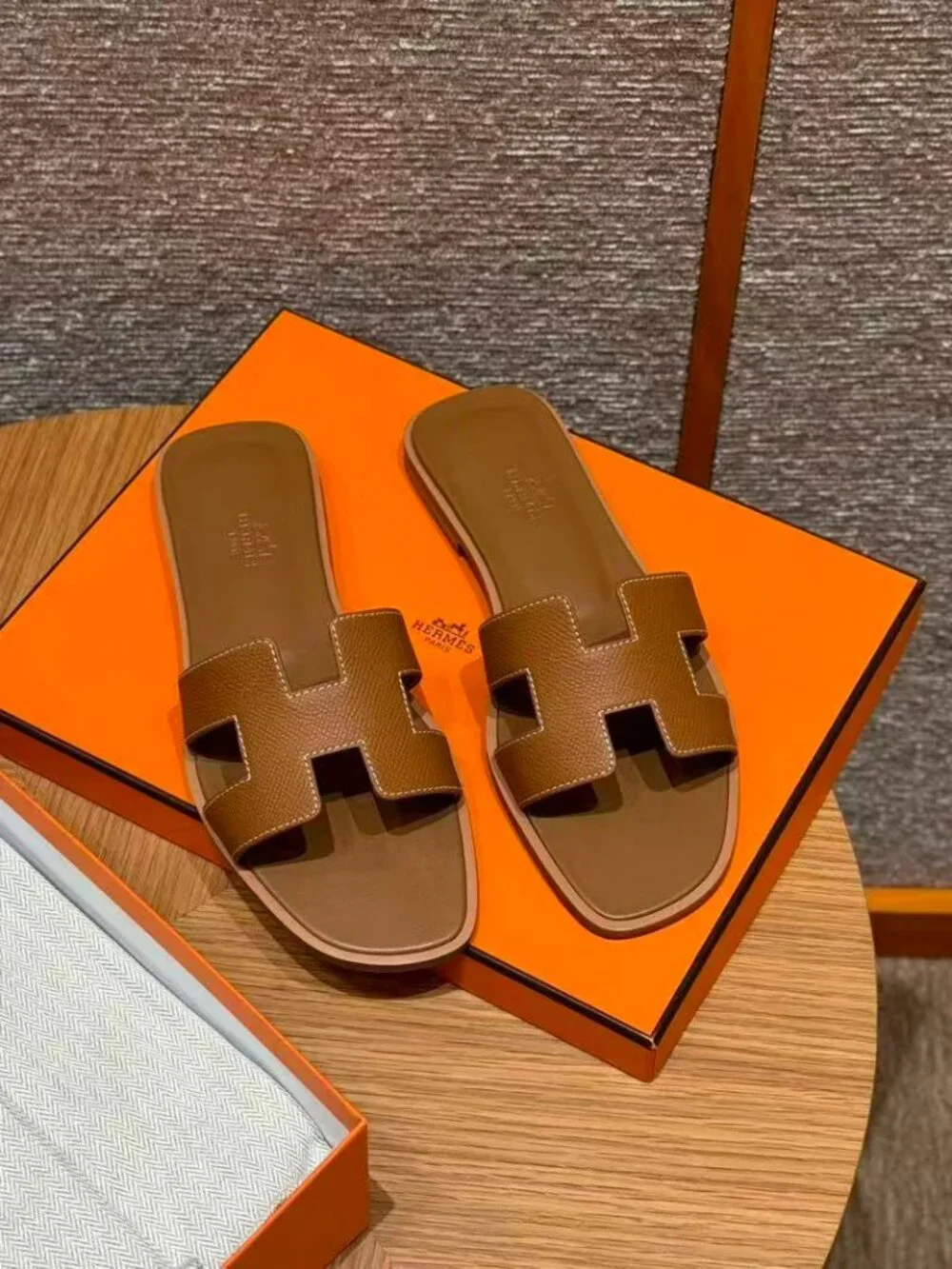Hermes Iconic Oran Brown Slide Sandals